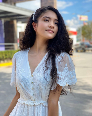 Estella (350).jpg